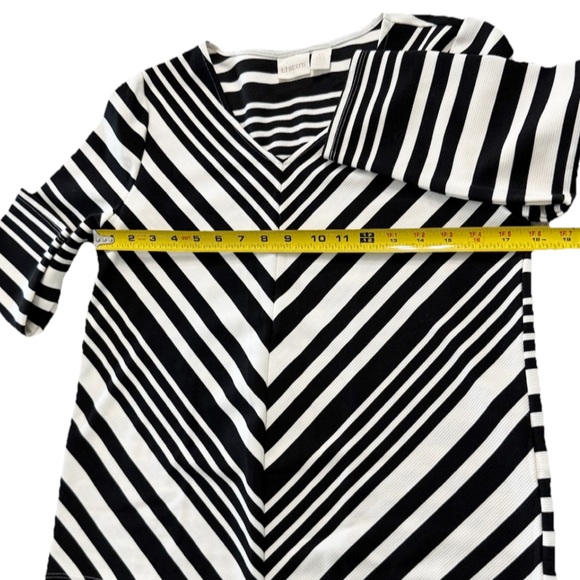 Chico’s Size 0 Black White Chevron Stripe Top V-Neck 3/4 Sleeve Stretch Rib Knit - Picture 7 of 9